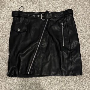NWT- Molly Bracken Black Faux Leather Skirt with Zipper Accents